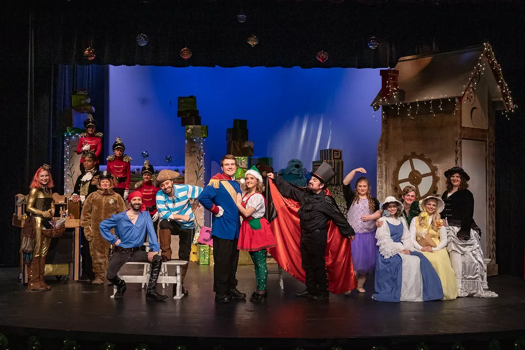 Cast of Babes in Toyland posing for a cast photo